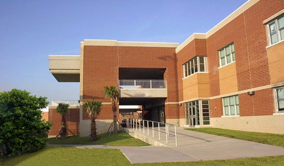 Eustis High School - C.T. Hsu + Associates, P.A.